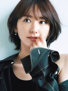 Yui Aragaki (新垣 結衣)